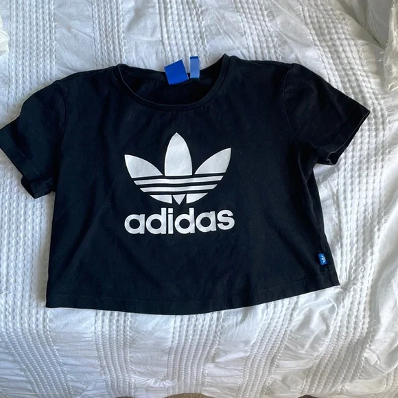 ★adidas★ lip crop tee black adidas | Tops | Adidas Black Cropped Tshirt | Poshmark